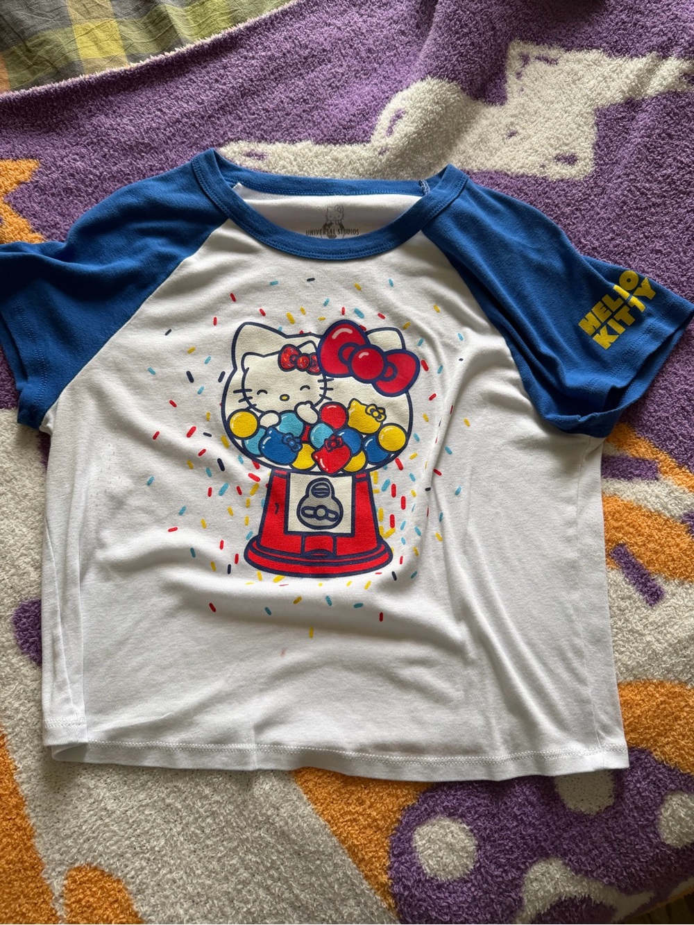 Universal Studios Sanrio Hello Kitty Bubblegum Machine XL Raglan Shirt